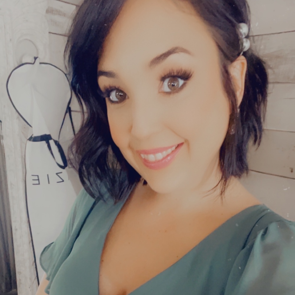 Meet your Posher, Leah